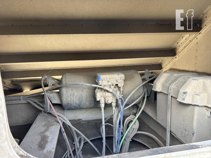 2025-wilson-grain-trailer-image-62