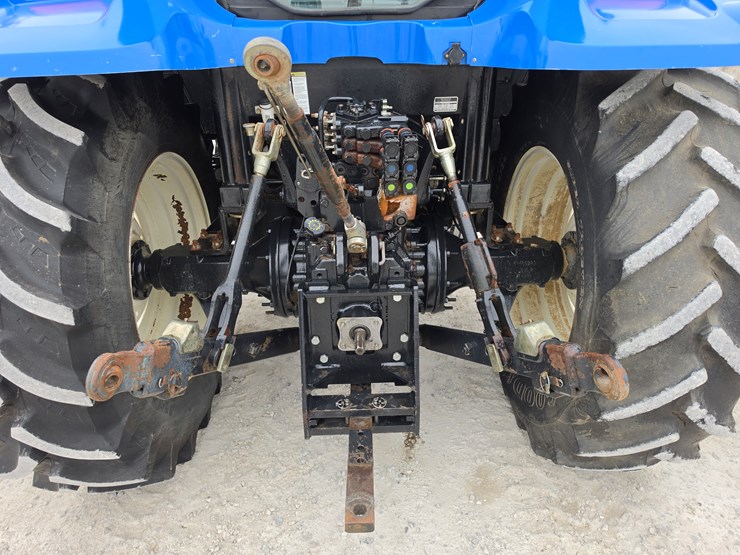 2006-new-holland-ts110a-image-8