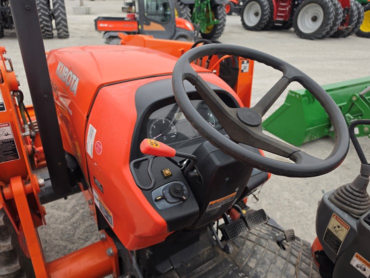 2014-kubota-m6060-image-13