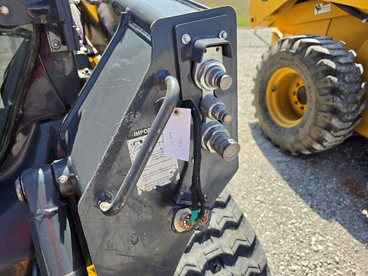 2023-deere-325g-image-6