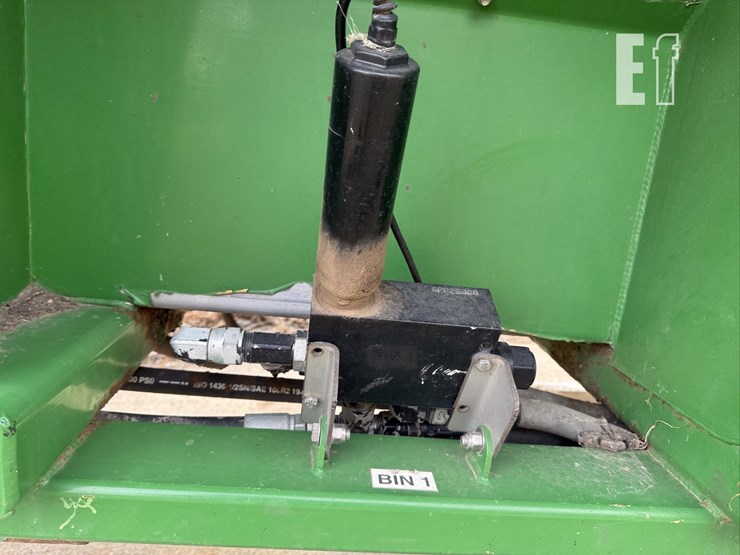 2005-john-deere-4920-image-104