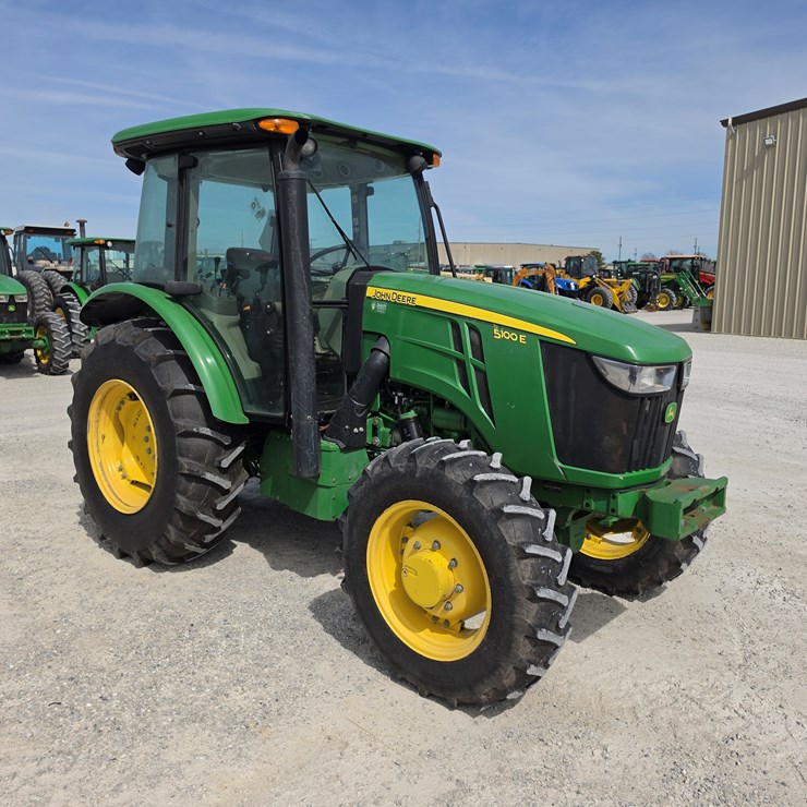 2019 JOHN DEERE 5100E