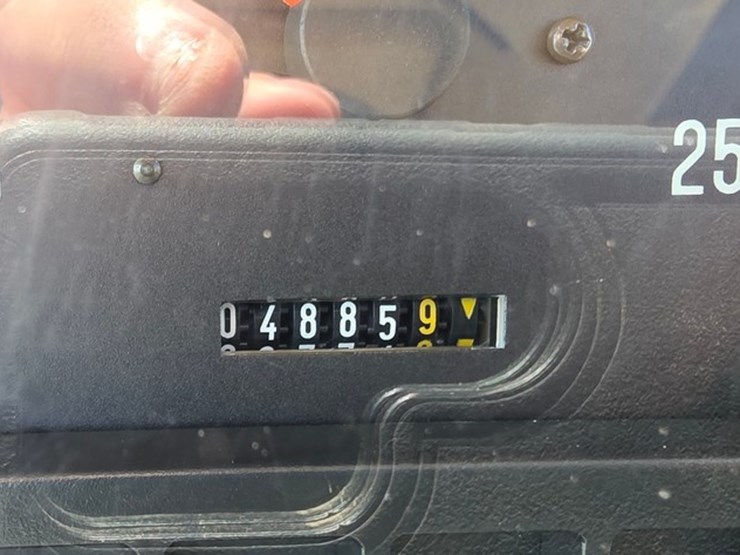 2005-agco-lt75-image-63