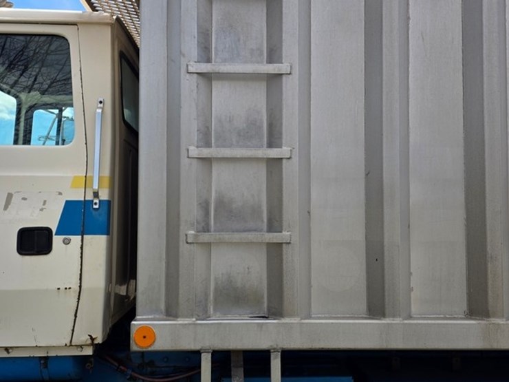 1991-ford-l9000-image-13