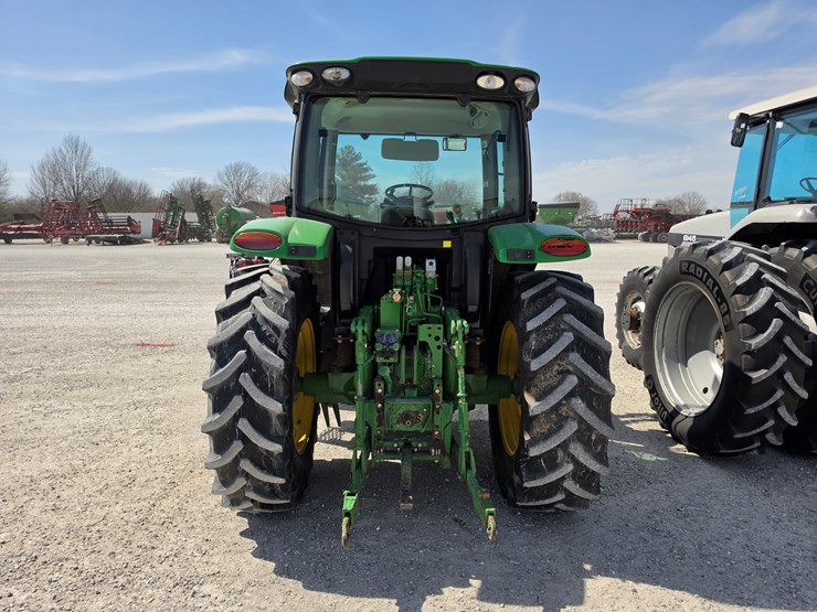 2016-john-deere-6110r-image-16