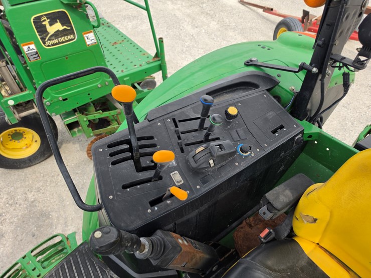 2017-john-deere-6120m-image-12