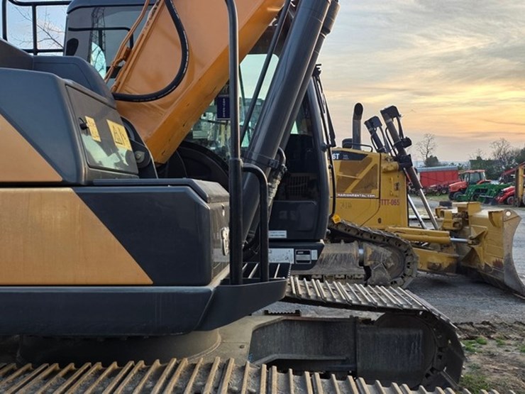 2022-case-cx250d-image-16