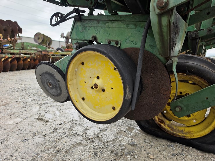 john-deere-7000-image-4