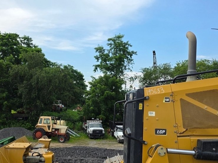 2021-caterpillar-d5-lgp-image-10