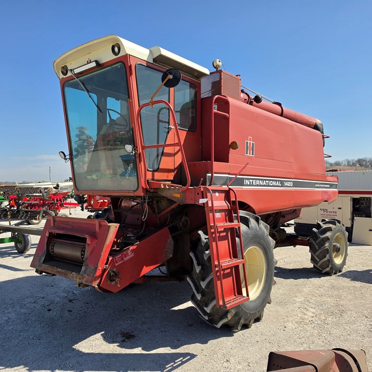 1983 INTERNATIONAL 1420