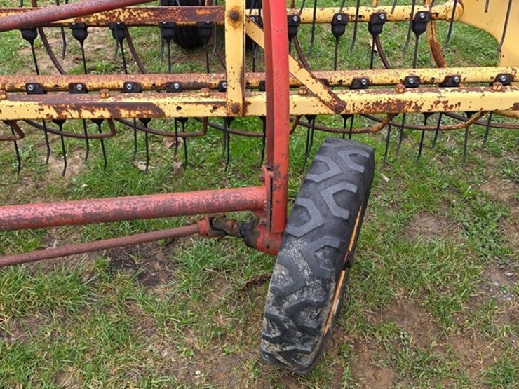 new-holland-258-image-12