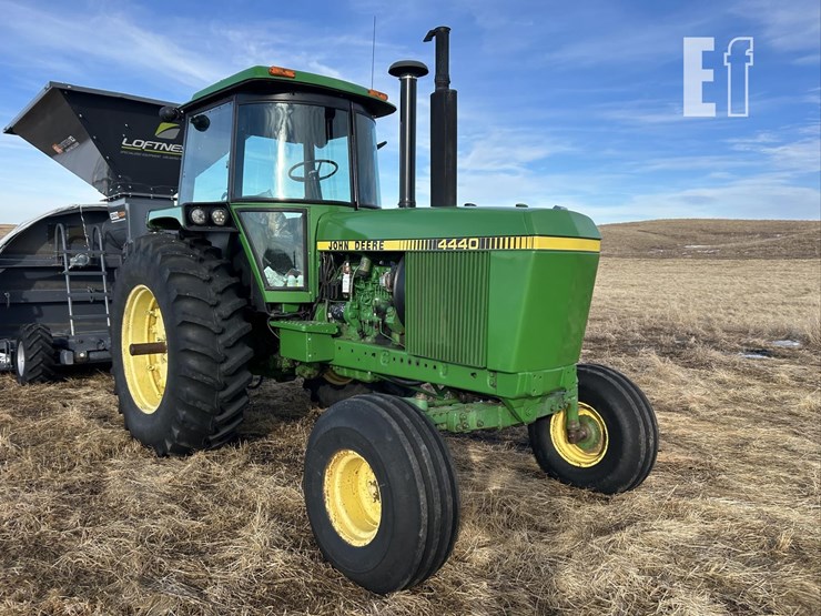 john-deere-4440-image-3