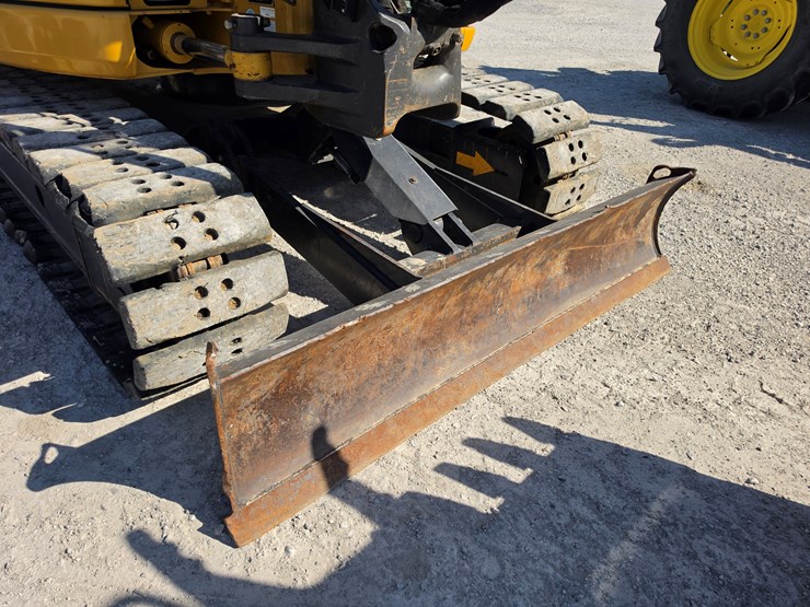 2018-deere-85g-image-25