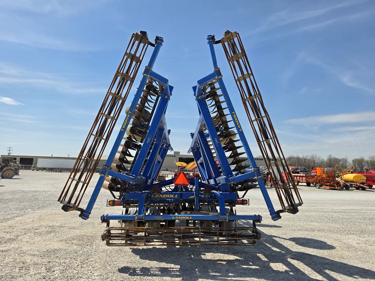 2010-landoll-7431-29-image-11