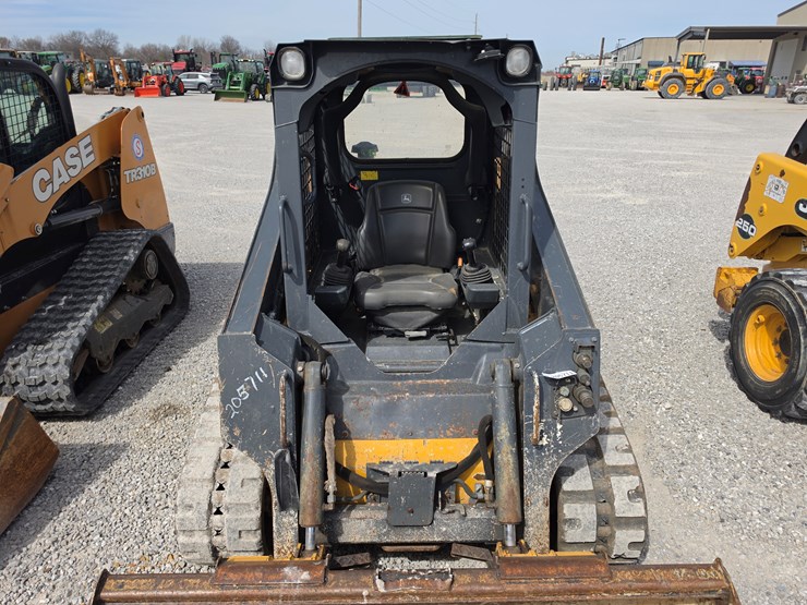 2022-deere-317g-image-4