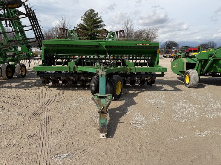 1992-john-deere-750-image-2