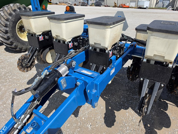 2016-kinze-3000-image-3