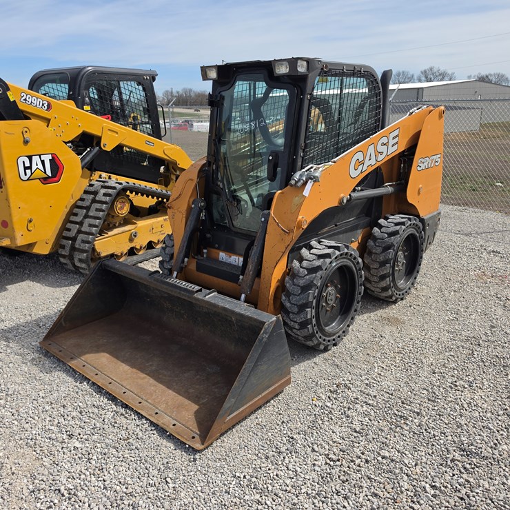 2017 CASE SR175