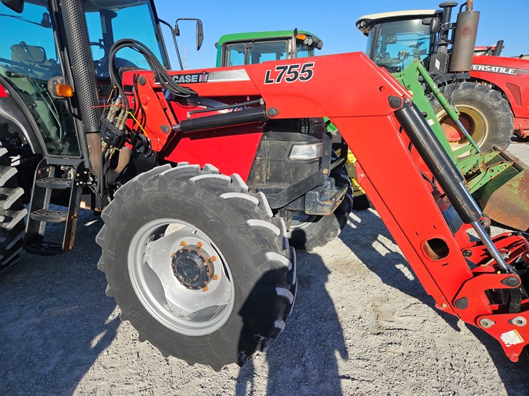 2012-case-ih-farmall-125a-image-7