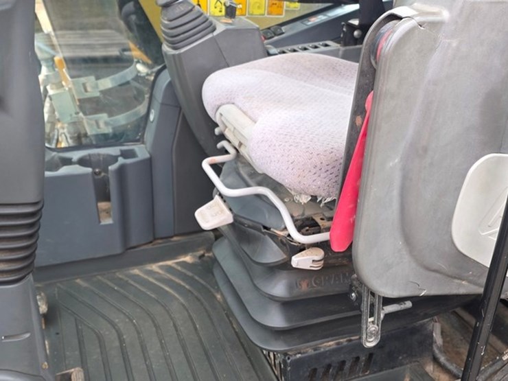 2018-caterpillar-m322f-image-65