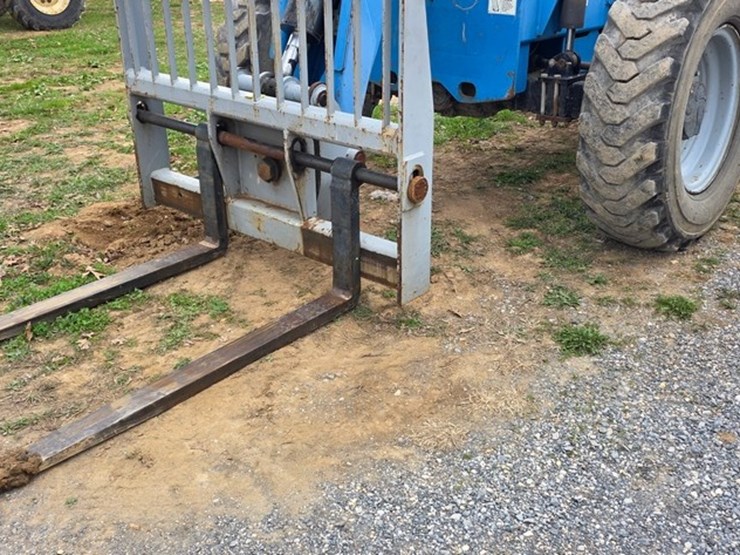 2011-genie-gth844-image-6