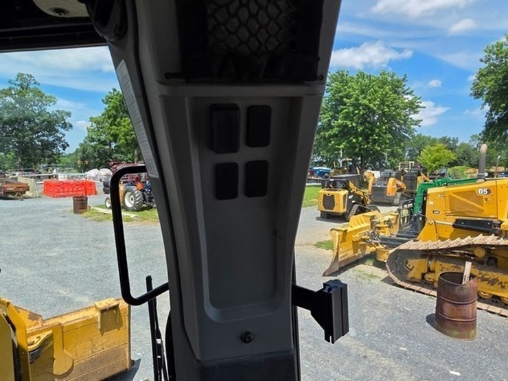 2021-caterpillar-d5-lgp-image-88