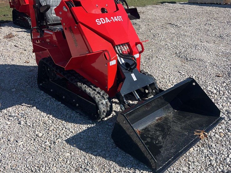 2026-sdlanch-sda-140t-mini-skid-steer-image-3