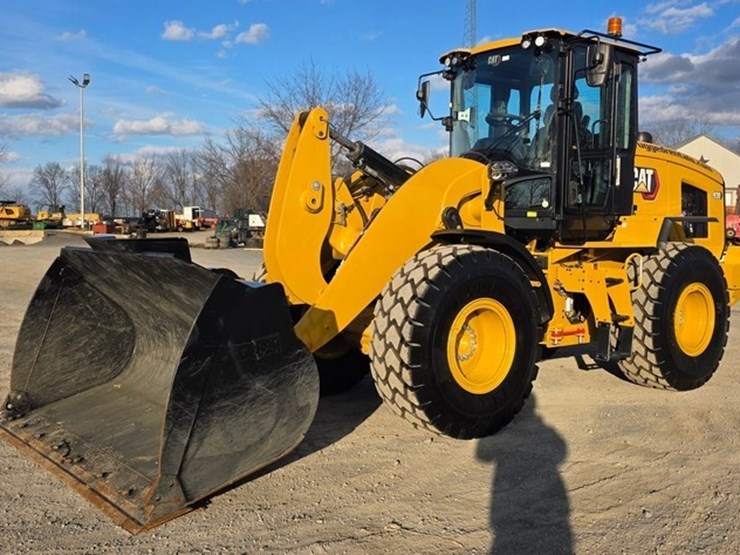 2024-caterpillar-930-image-1