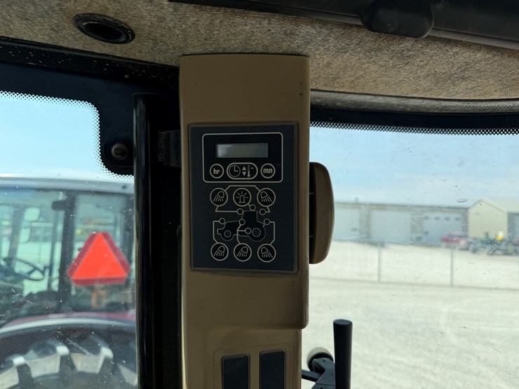 2004-agco-rt100a-image-20