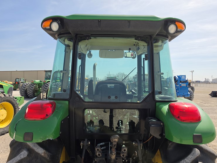 2009-john-deere-5101e-image-11