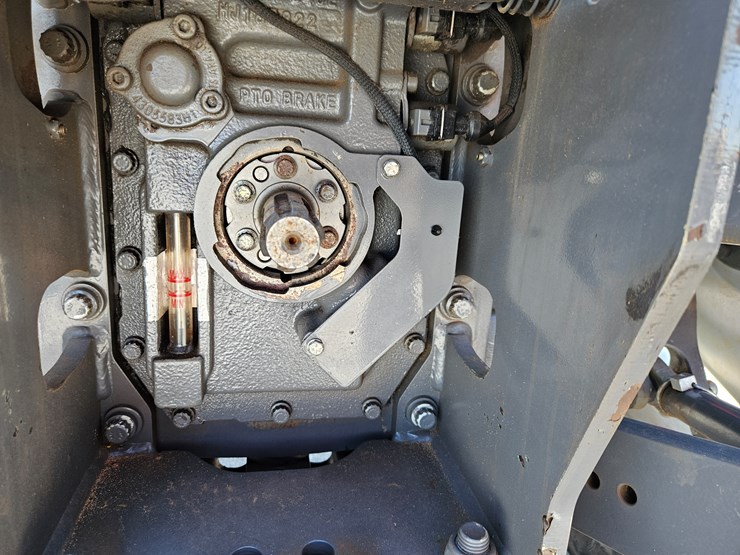 2019-massey-ferguson-6713-image-12