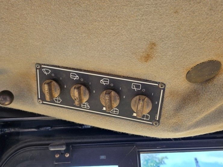 2012-caterpillar-d6t-xl-image-78