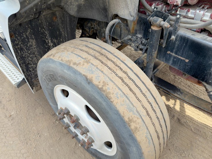 2018-mack-pinnacle-cxu613-image-12