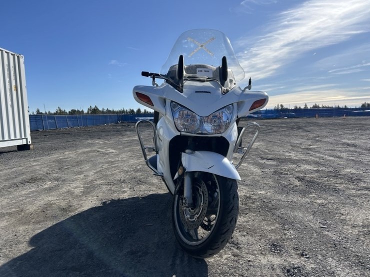 2012-honda-st1300-motorcycle-image-8