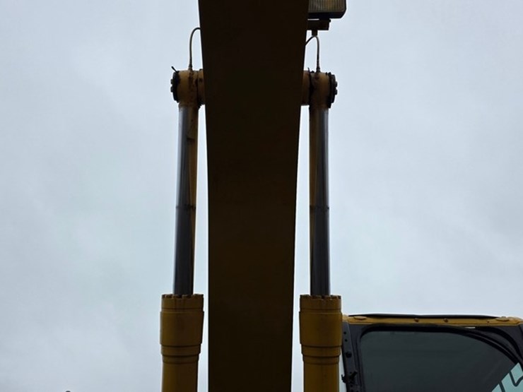 2012-komatsu-pc200-lc-8-image-44
