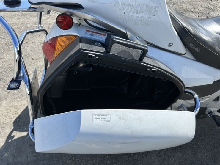 2009-honda-st1300-motorcycle-image-26