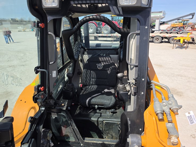 2023-case-tv450b-image-7