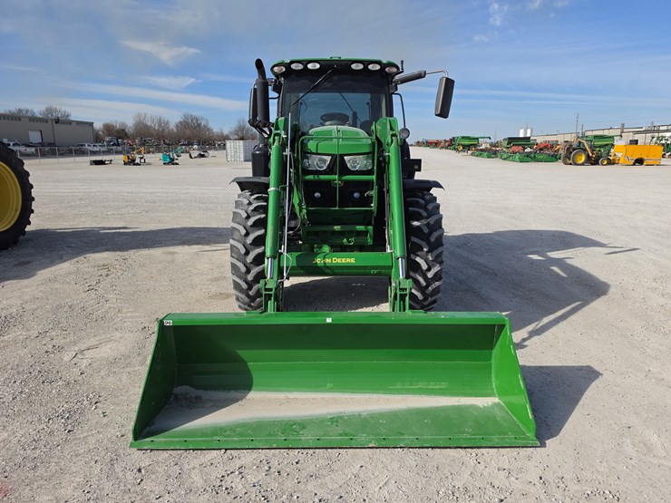 2016-john-deere-6145r-image-2