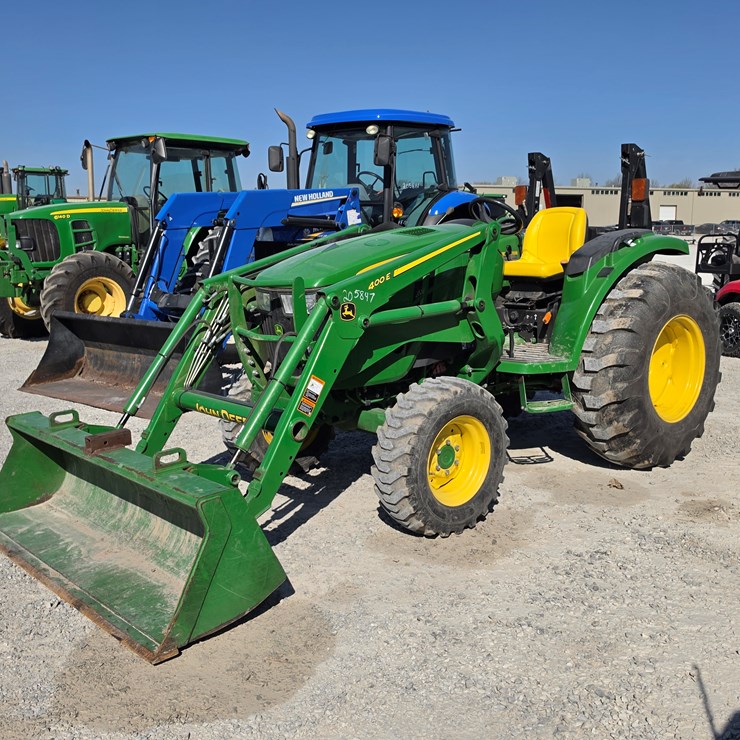 2018 JOHN DEERE 4052M