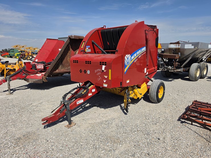 2014-new-holland-450-image-1