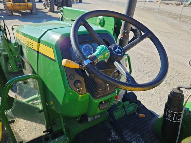 2018-john-deere-5075e-image-18