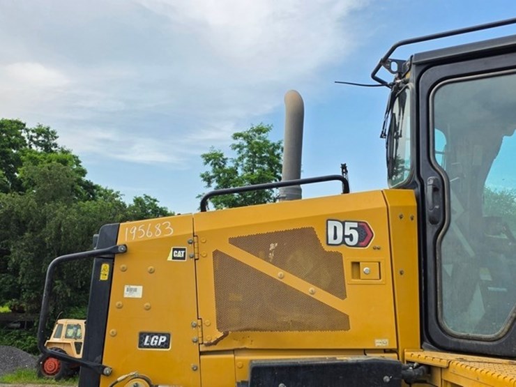 2021-caterpillar-d5-lgp-image-16