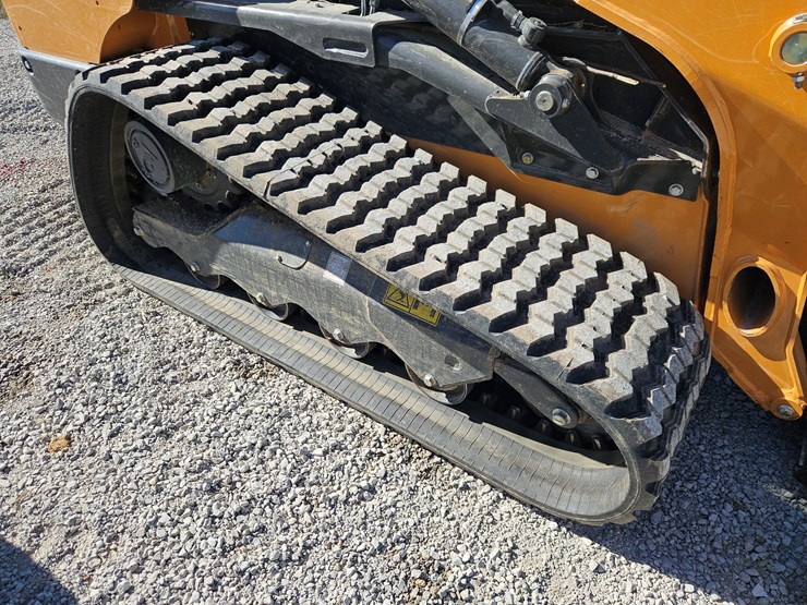 2024-case-tv450b-image-14