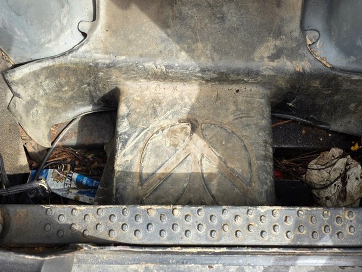 2010-new-holland-c185-image-45