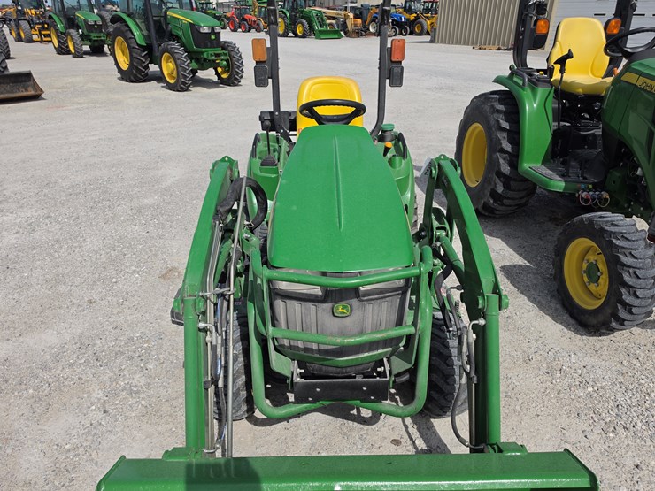 2018-john-deere-1023e-image-4