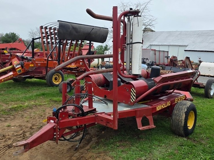 new-holland-b37p-image-2