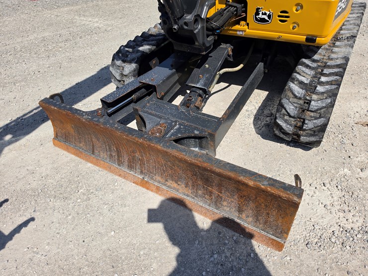 2022-deere-35g-image-5