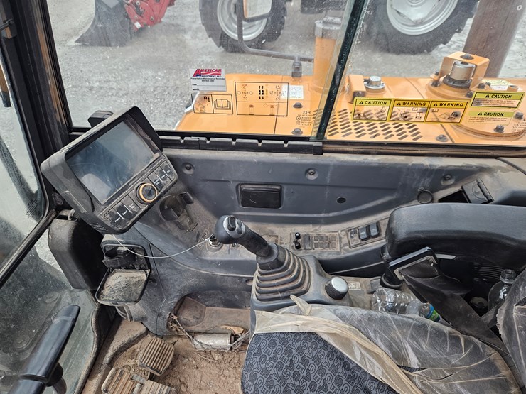 2022-case-cx57c-image-11