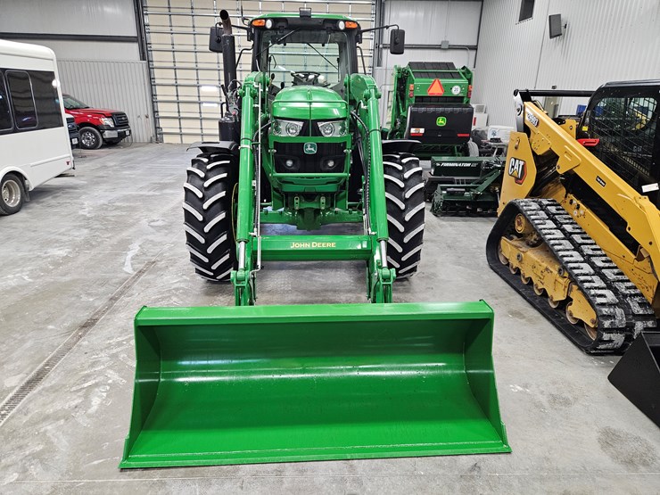 2020-john-deere-6145m-image-2