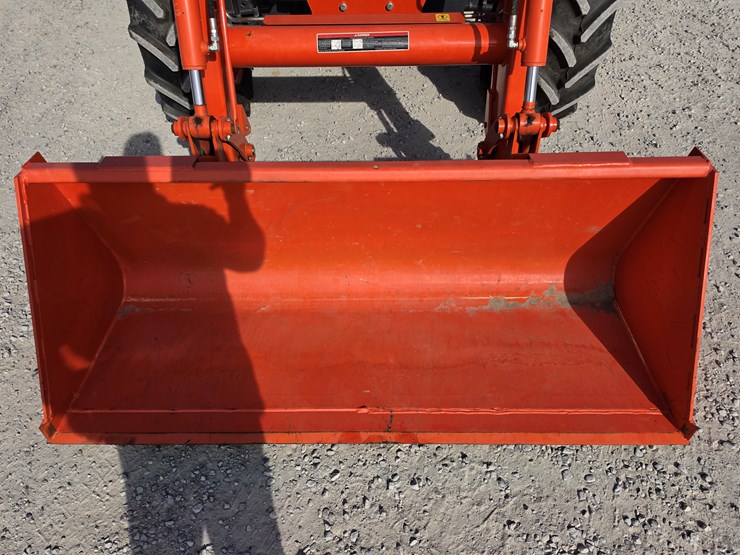 2022-kubota-m7060-image-3